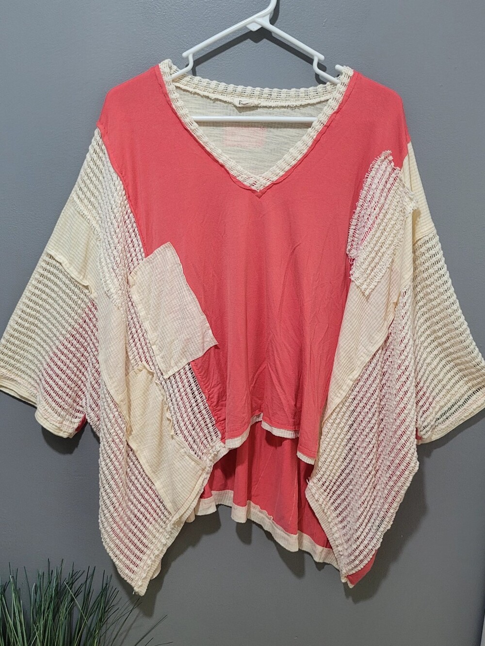 POL Boho V-Neck Patchwork Tunic Top in Coral and Cream Size M Oversized